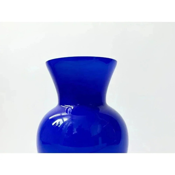 Large Cobalt Blue & White Inner Lined Vintage Midcentury Modern Glass Bud Vase - Picture 7 of 8